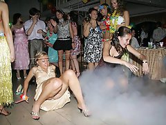 8 pictures - upskirt voyeur under dest pictures