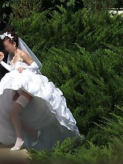 8 pictures - bride upskirt photos