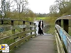 5 movies - Peeing on the bridge