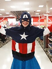 9 pictures - Leisel Bonnke in the Seasonal Aisle