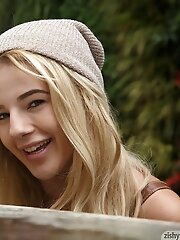 8 pictures - Bella Rose in Fall Flashion