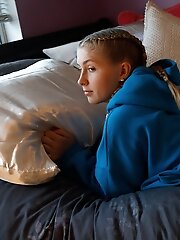 8 pictures - Kayla Linchek Fruit By The Foot