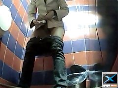 3 movies - Girls exposed to spy cam in public loo