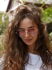 8 pictures - Vivi Kuanas One Brashy Oyster