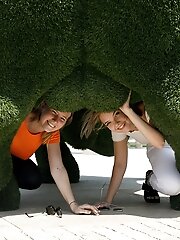 8 pictures - Diana and Victoria in World Cups